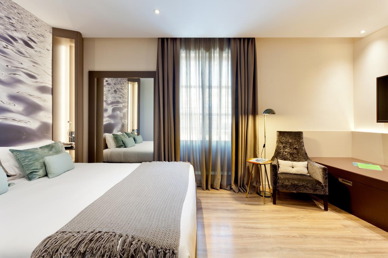 Hotel Condes De Barcelona Pokoj fotografie